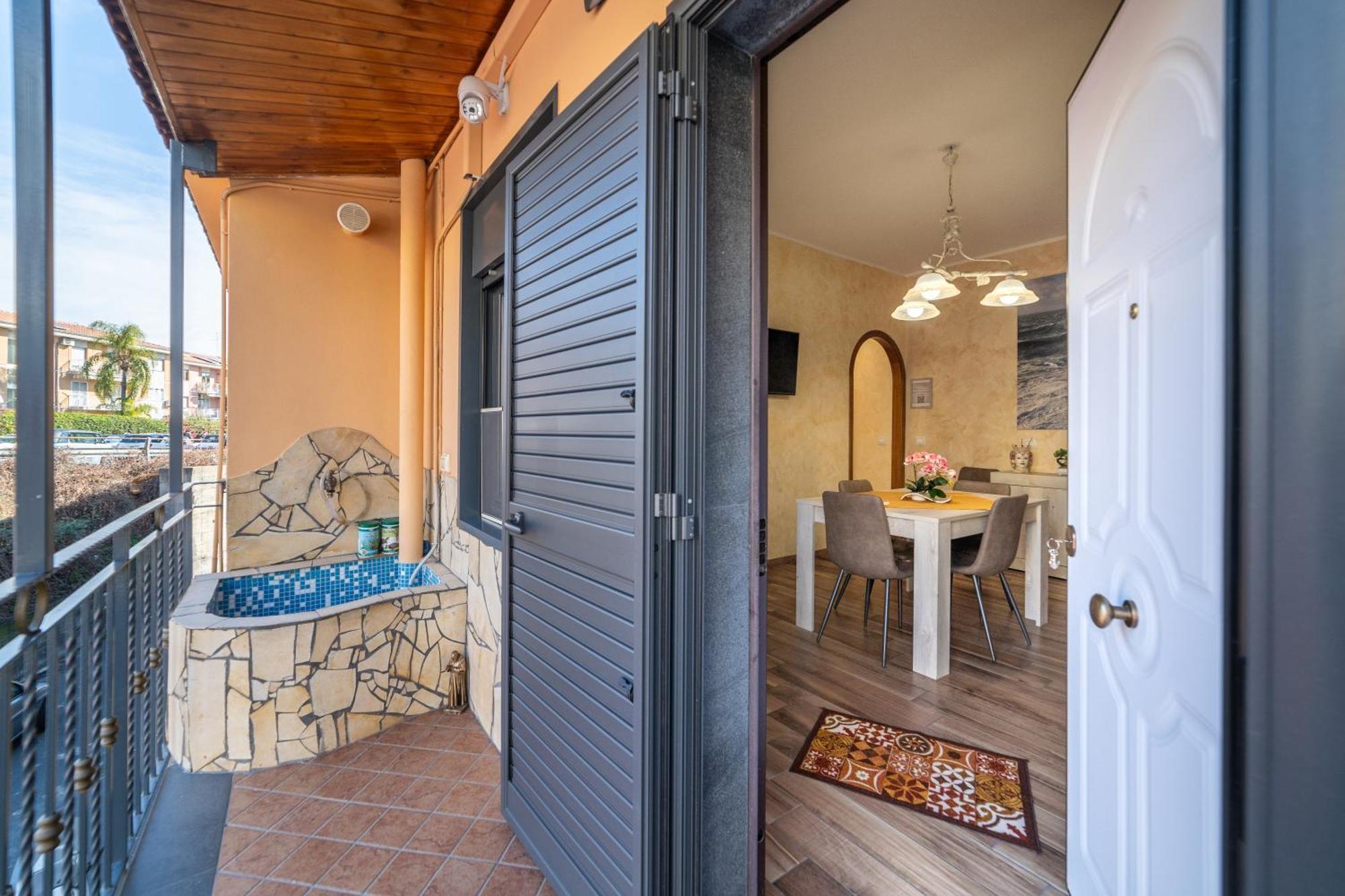Casa La Scivola Appartement Catánia Buitenkant foto